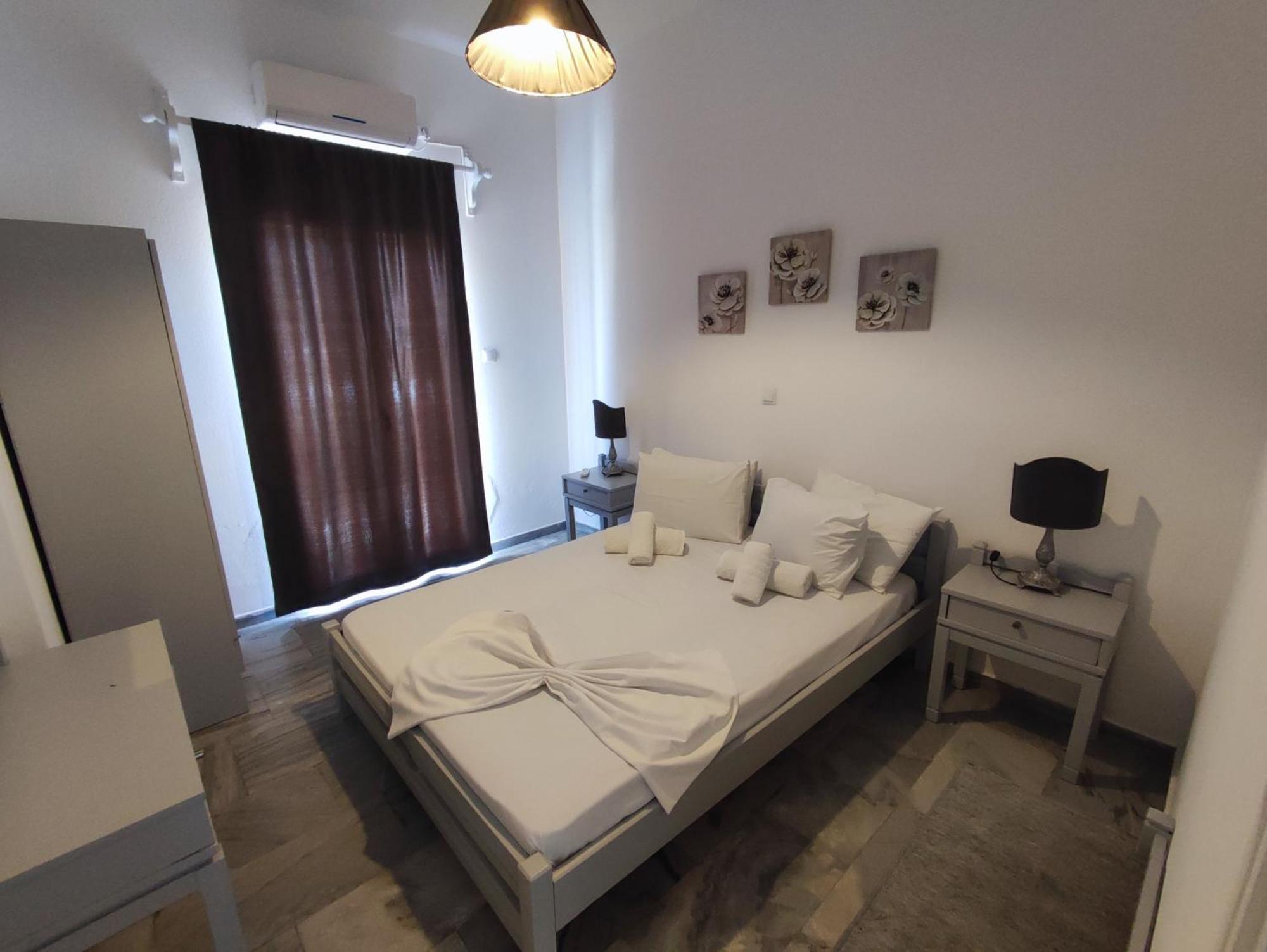 Galaxy Apartments Aliki  Bilik gambar